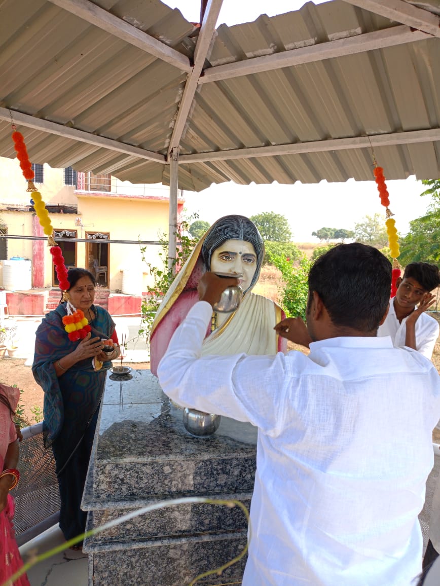 Women at puja